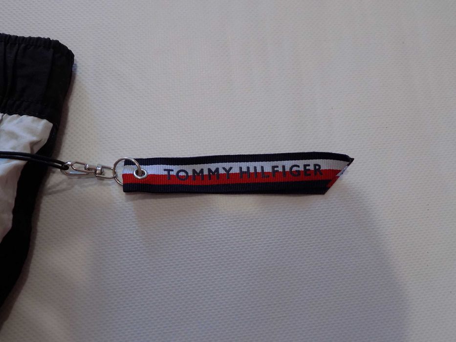 Къси панталони tommy hilfiger шорти гащета бански оригинални мъжки M/L