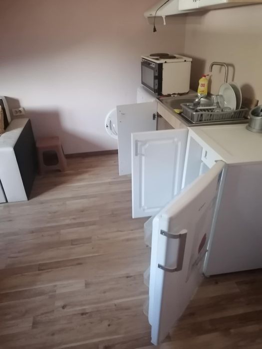 Дава се под наем Едностаен апартамент в Враца, Център - 30 кв.м за 127.5 € - Снимка #4