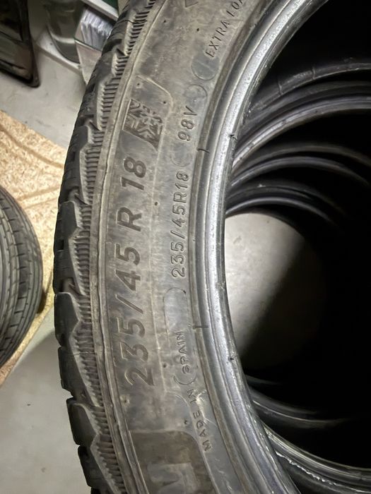 Vand Michelin Alpin 5 235/45/18 XL