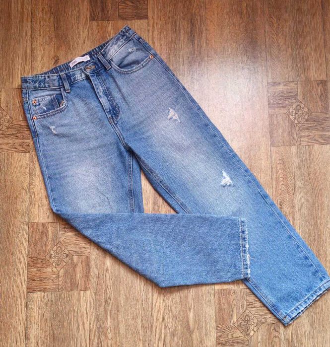 Фирменные джинсы на 11-12лет.