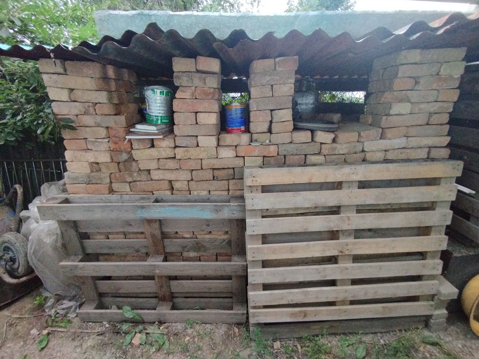Кирпичи          .