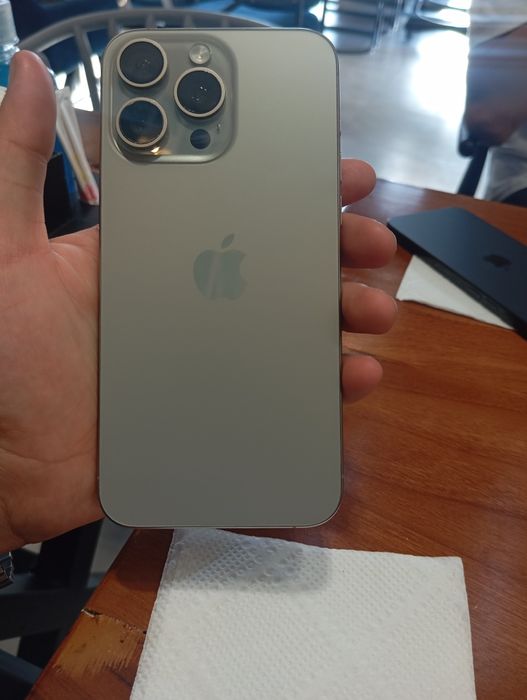 Айфон 15 про мах