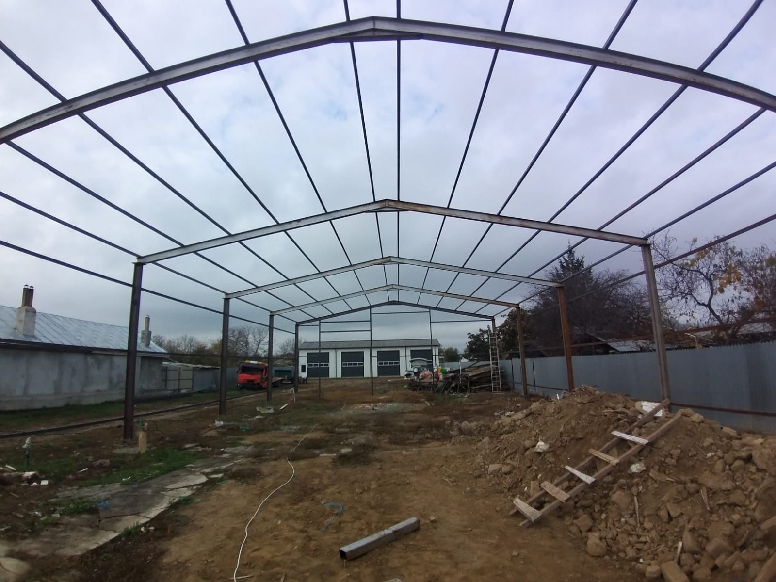 Vand hală metalica 11,60m×20m×4m ferme ipe 180 si stâlpi ipe 200