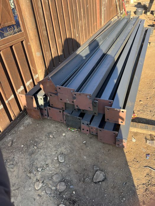 Vand structura metalica de 10 x 20 x4 pret 3000 euro fara montaj