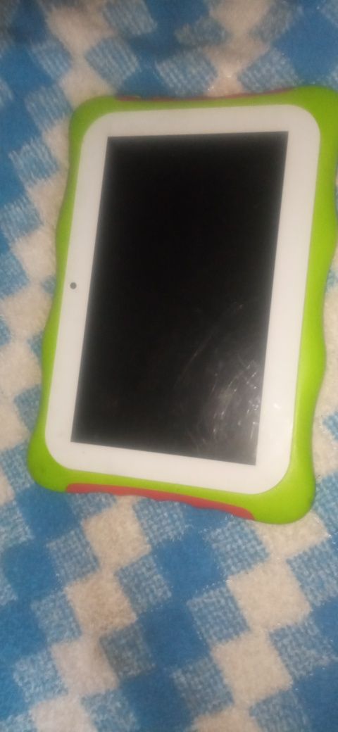 128gb hotira zor planshet qotmaydi you tube korsa boladi 4oy boldii