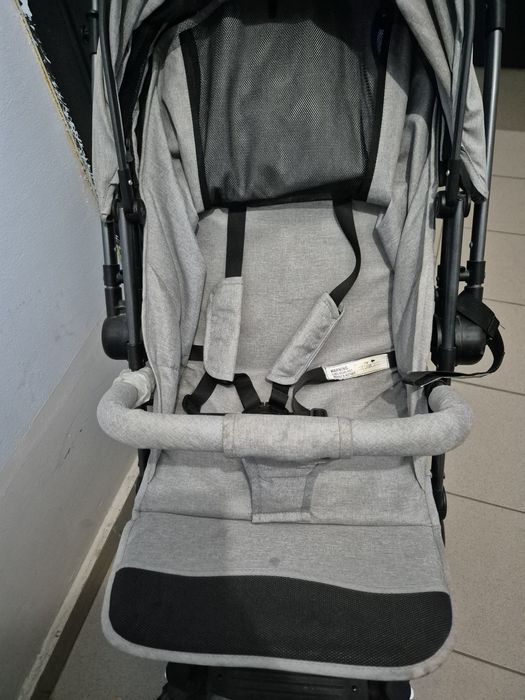 Продам коляску в отличном состоянии цвет серый