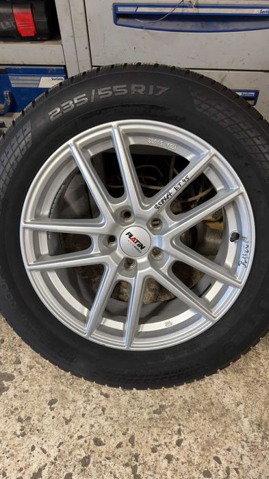 Jante Ford Kuga  235 55 17 iarna Nokian DOT 2424 Volvo