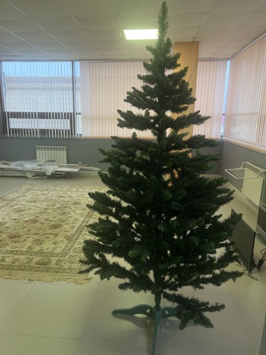 Елка в идеальном состоянии.