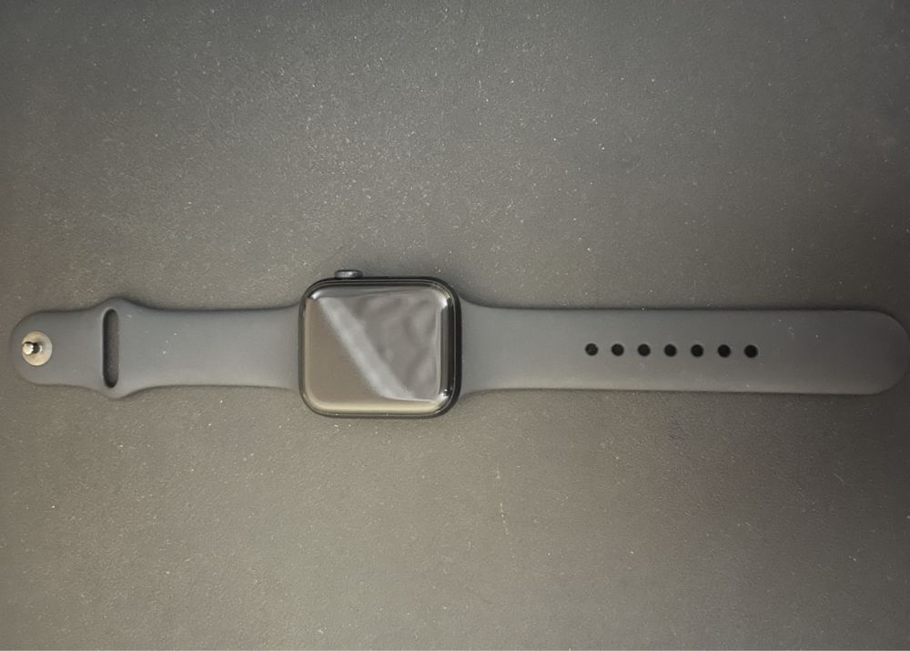 Продам Apple Watch SE 2 44mm