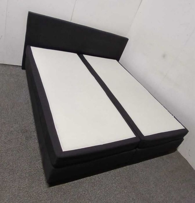 Vand pat in stare foarte buna!!