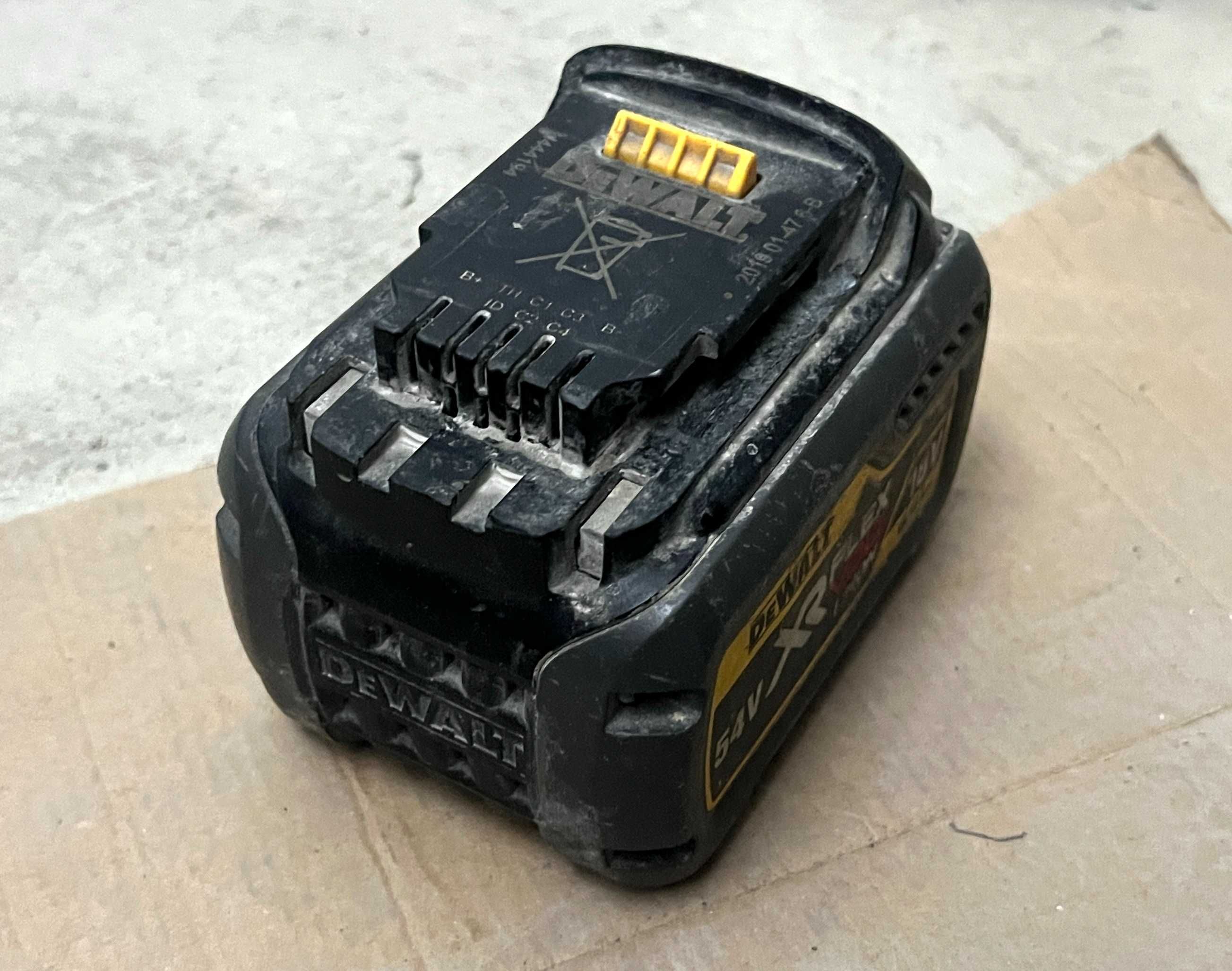Baterie DEWALT XR FLEXVOLT 18V 6Ah 54V originala stare buna