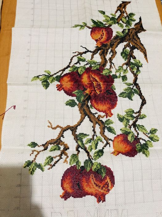 Вышивка ручной работы