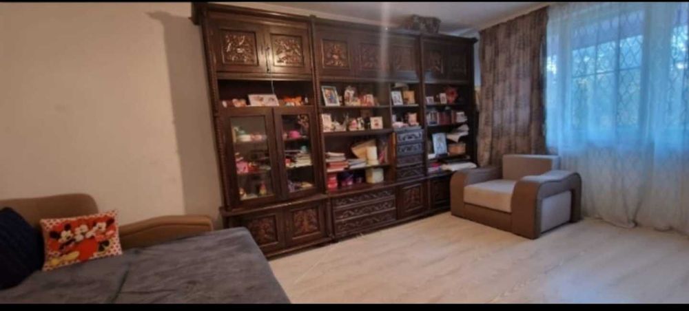 Închiriez apartament cu 3 camere in zona Brâncoveanu