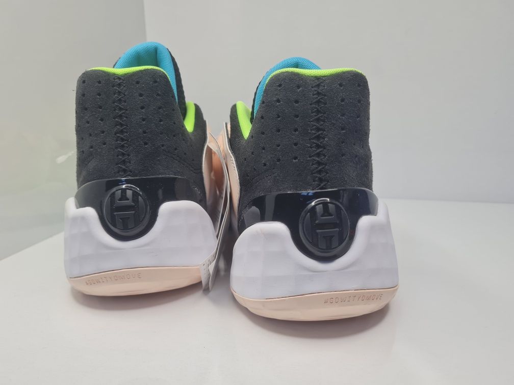 Маратонки Adidas Harden 4 GCA

Чисто нови с етикети без кутия.

Размер