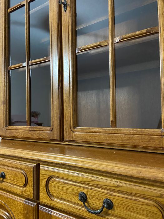 Bibliotecă din lemn