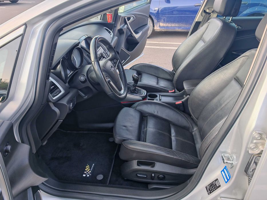 Opel Astra J Hatchback facelift