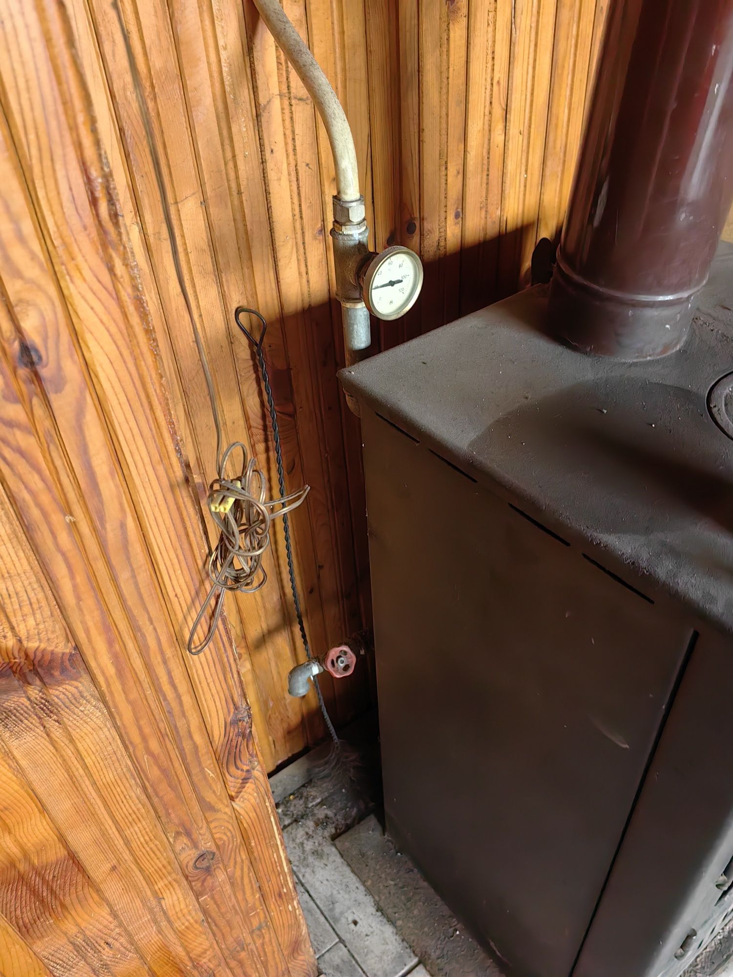Продавам Камина на дърва с чугунен плот Прити K2 CP, 10.4 kW