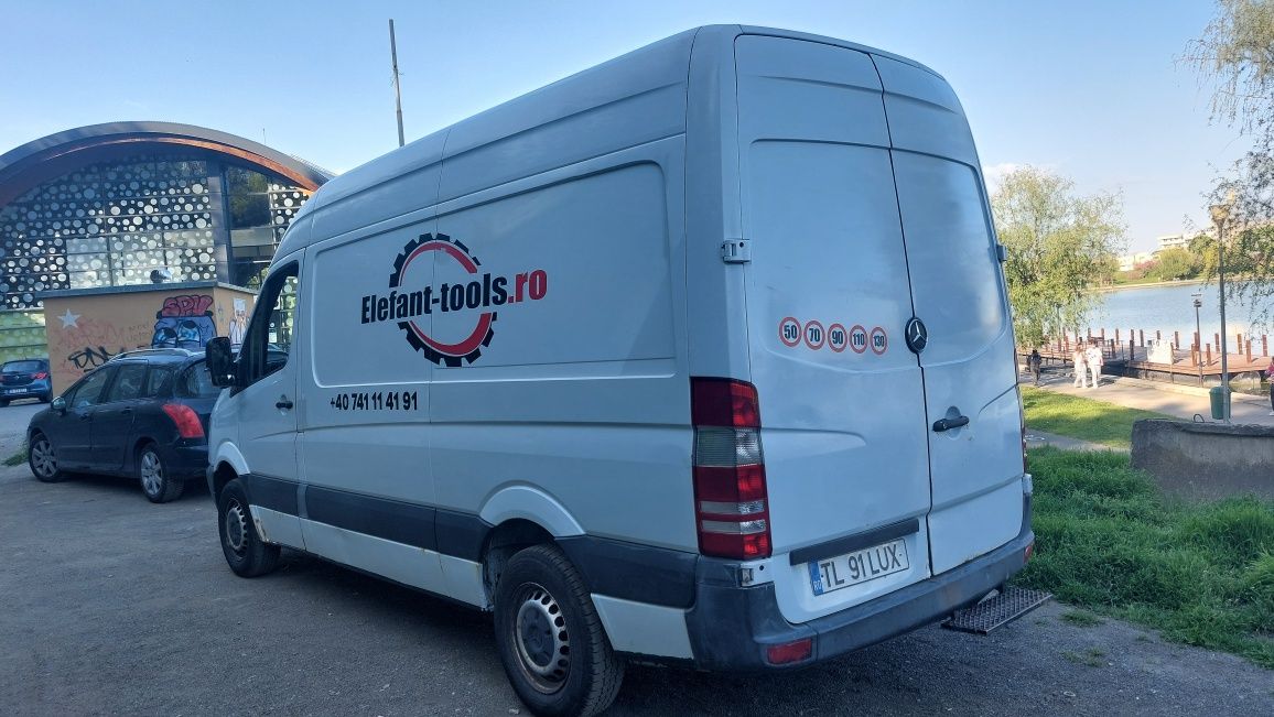 Vând Mercedes sprinter