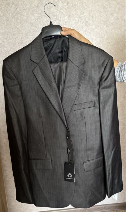 Брючной костюм НОВЫЙ продам мужской