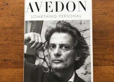 Avedon: Something Personal biografia fotografului de moda. engleza