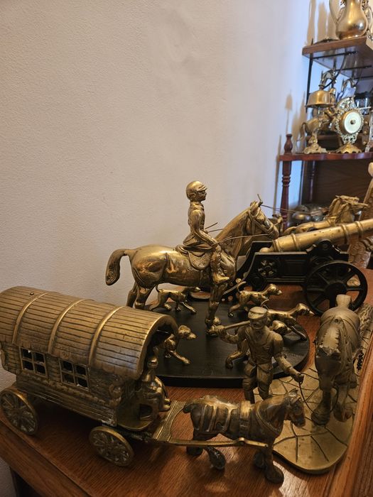 Cal tun decoratiuni bronz alama