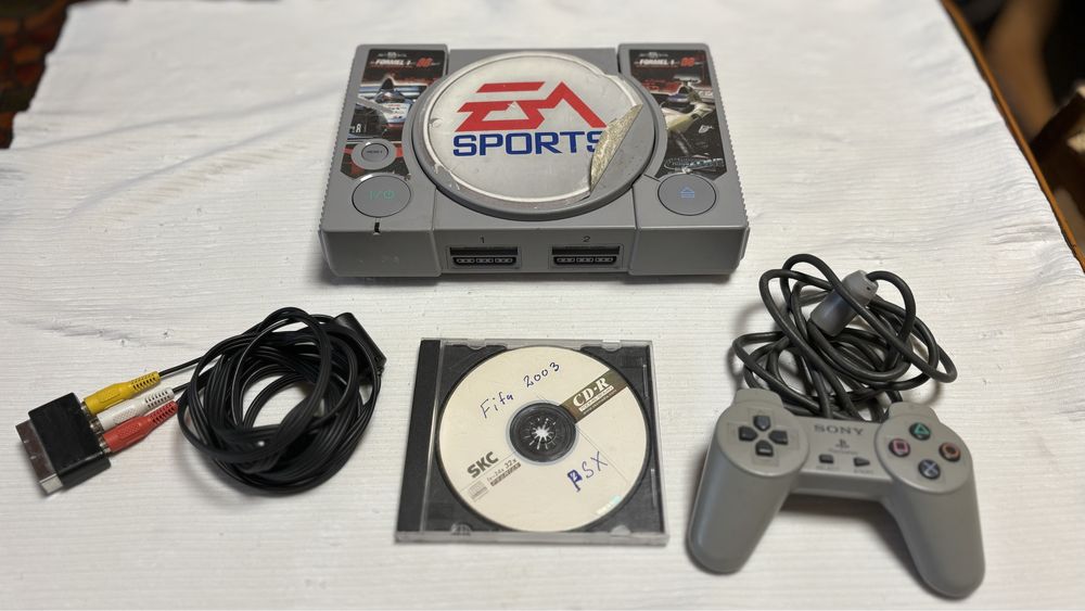 Consola Sony PS1 Model SCPH-5552+Controller+Fifa2003-Functional-FIx