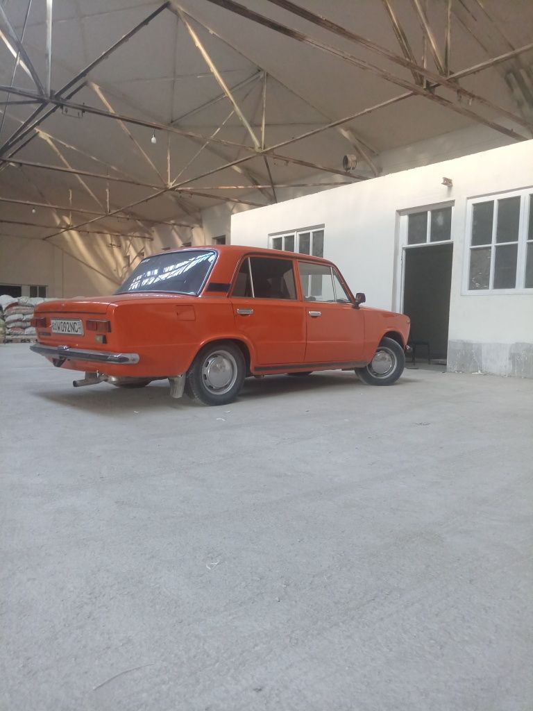 Sotiladi vaz 21011