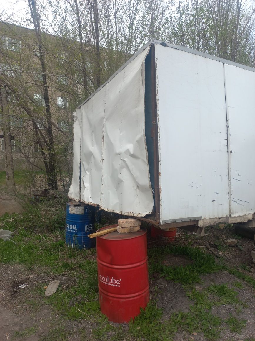 Продам термобудку б/у аварийная 220000 т