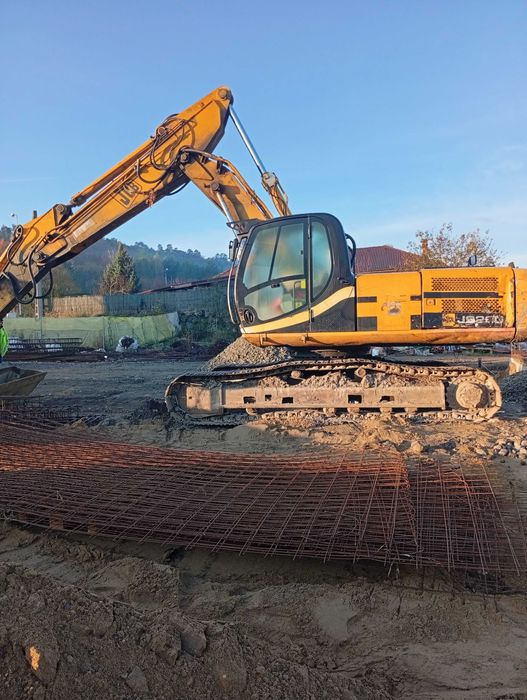 Vând Excavator JCB