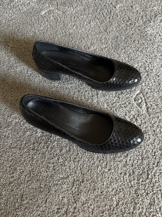 Дамски обувки на нисък дебел ток ecco 36 естествена кожа