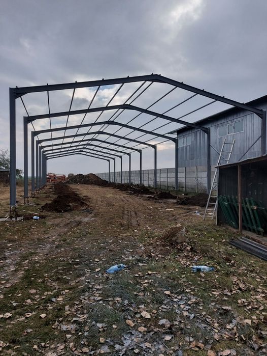 Vând hală metalica