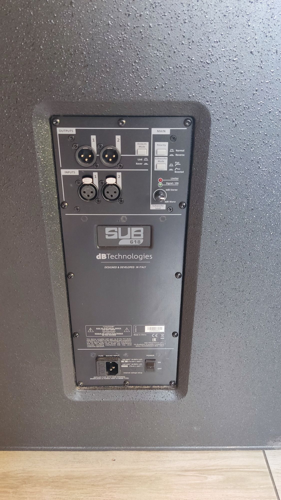 Продавам активни бас каси db 618