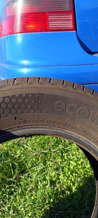 Продавам голф 4 1.6 SR на части с работещ двигател