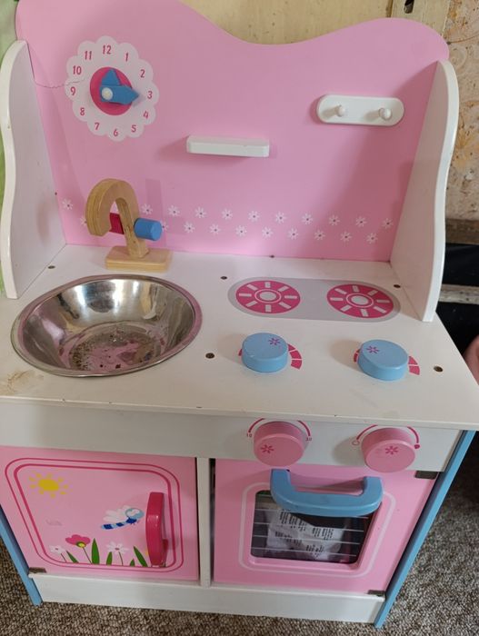 Детска дървена кухня