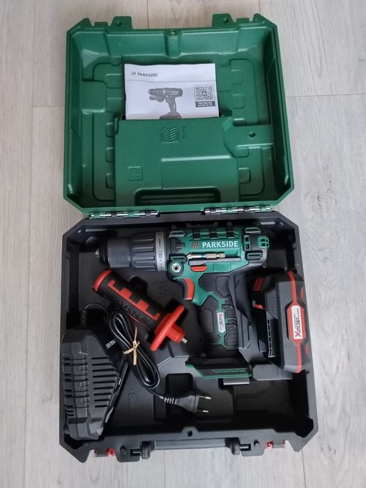 Masina de găurit și insurubat cu percuție 3in1 nouă