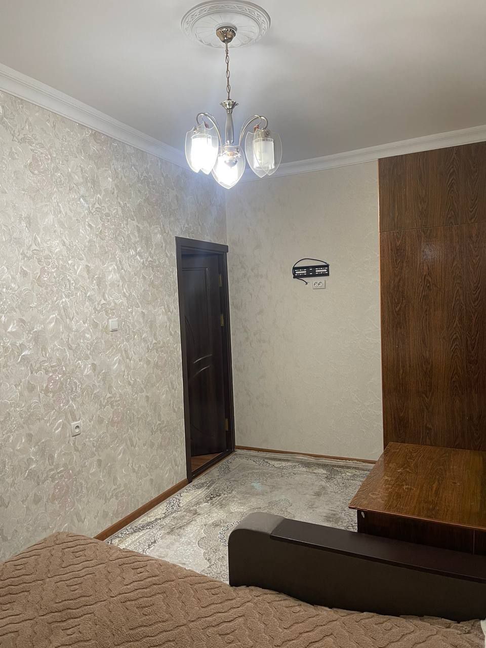 Себзор Ц-(17-18)  3/3/9. Срочно продается квартира. Метро
 3/3/9 . Ме