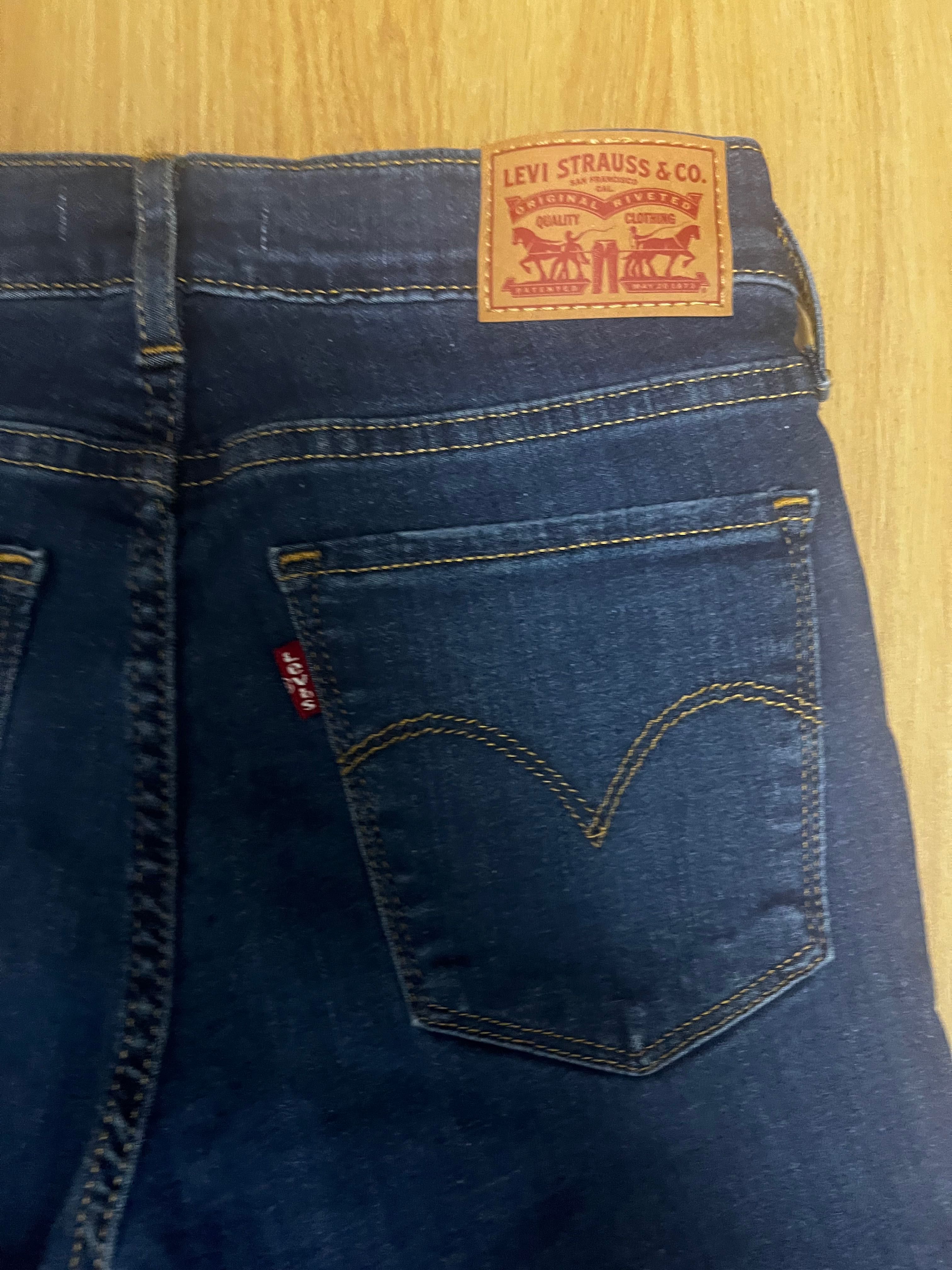 Чисто нови, оригинални, тесни дънки с ниска талия ,,Levi’s”