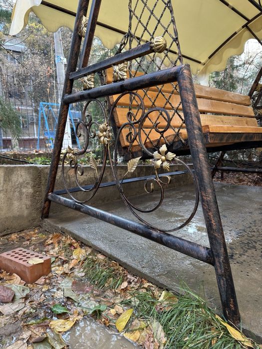 Продаются качели садовые