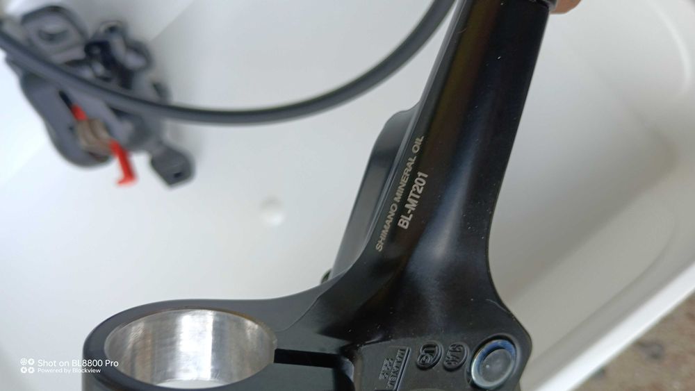 НОВИ Shimano BR-MT200 Задна /Предна хидравлична дискова спирачка