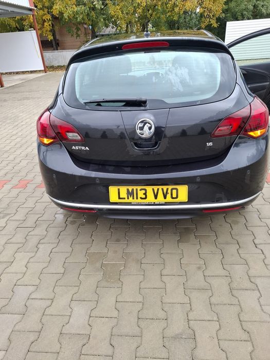 Vând Opel Astra J Facelift