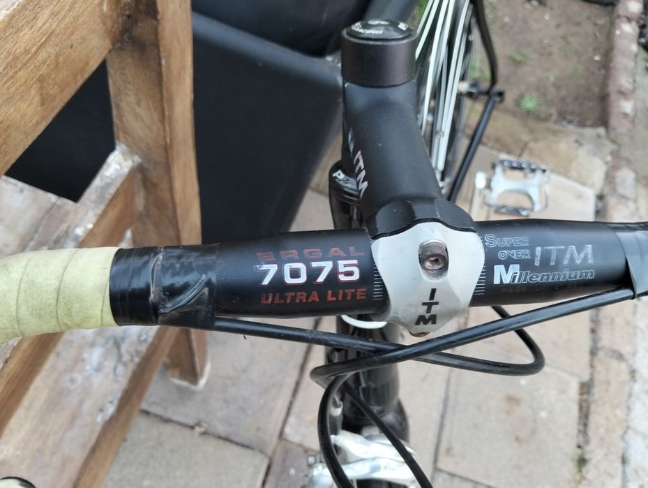 Bicicleta de curse marca Drossiger, editie limitata season 09,