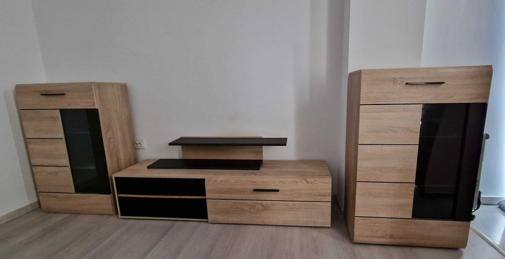Biblioteca, stare buna - nu ofer transport