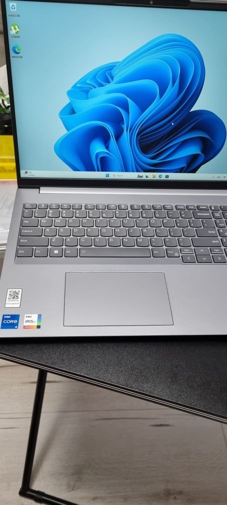 Lenovo ThinkBook i5 16"
