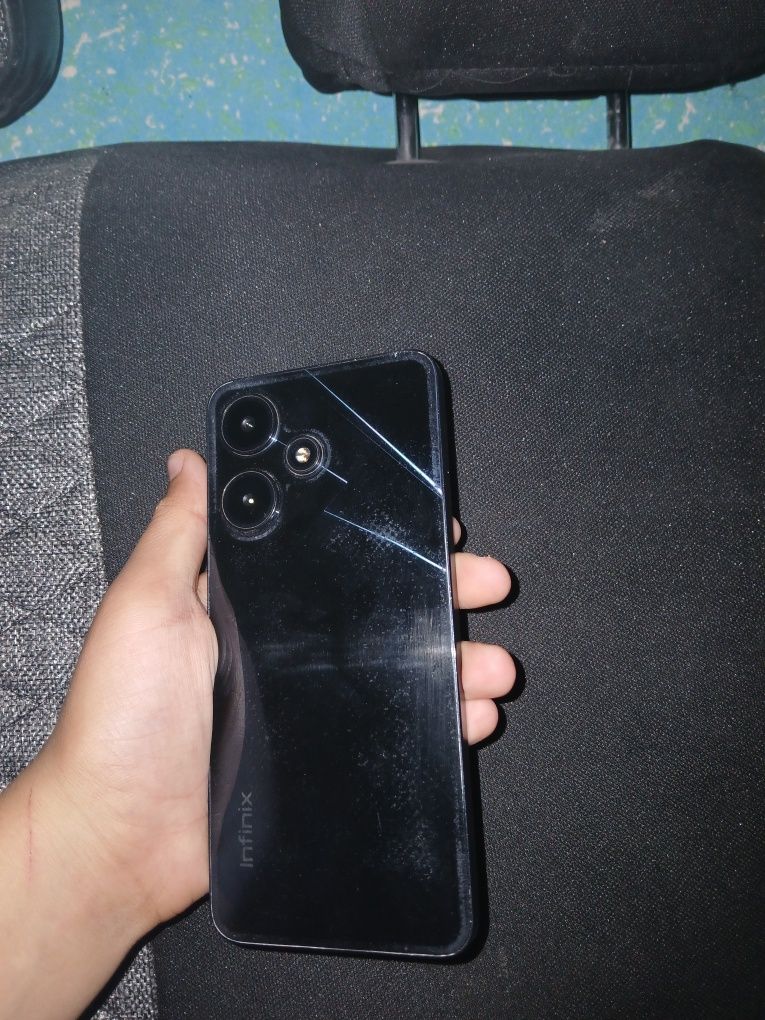 Infinix HOT 30i  holati:IDEAL