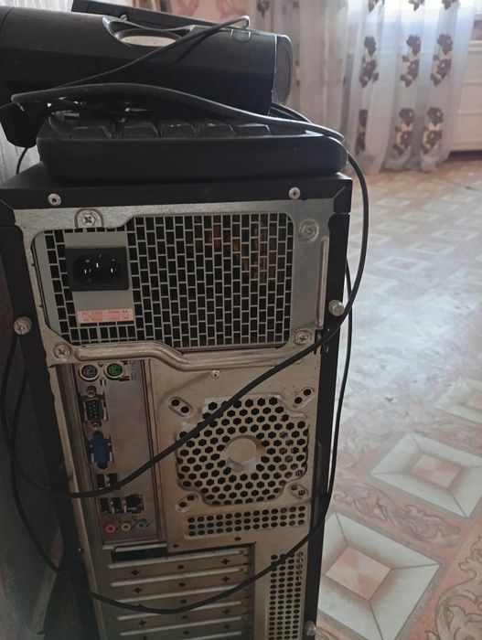 Продаю старый компьютер