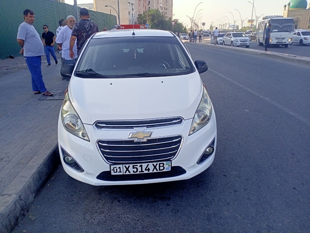 Chevrolet spark        .