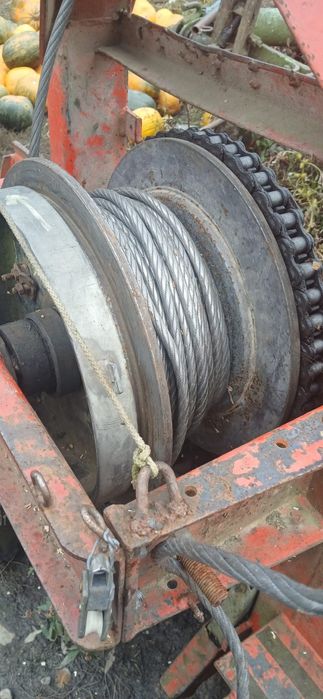 Vând troliu  forestier in tiranți