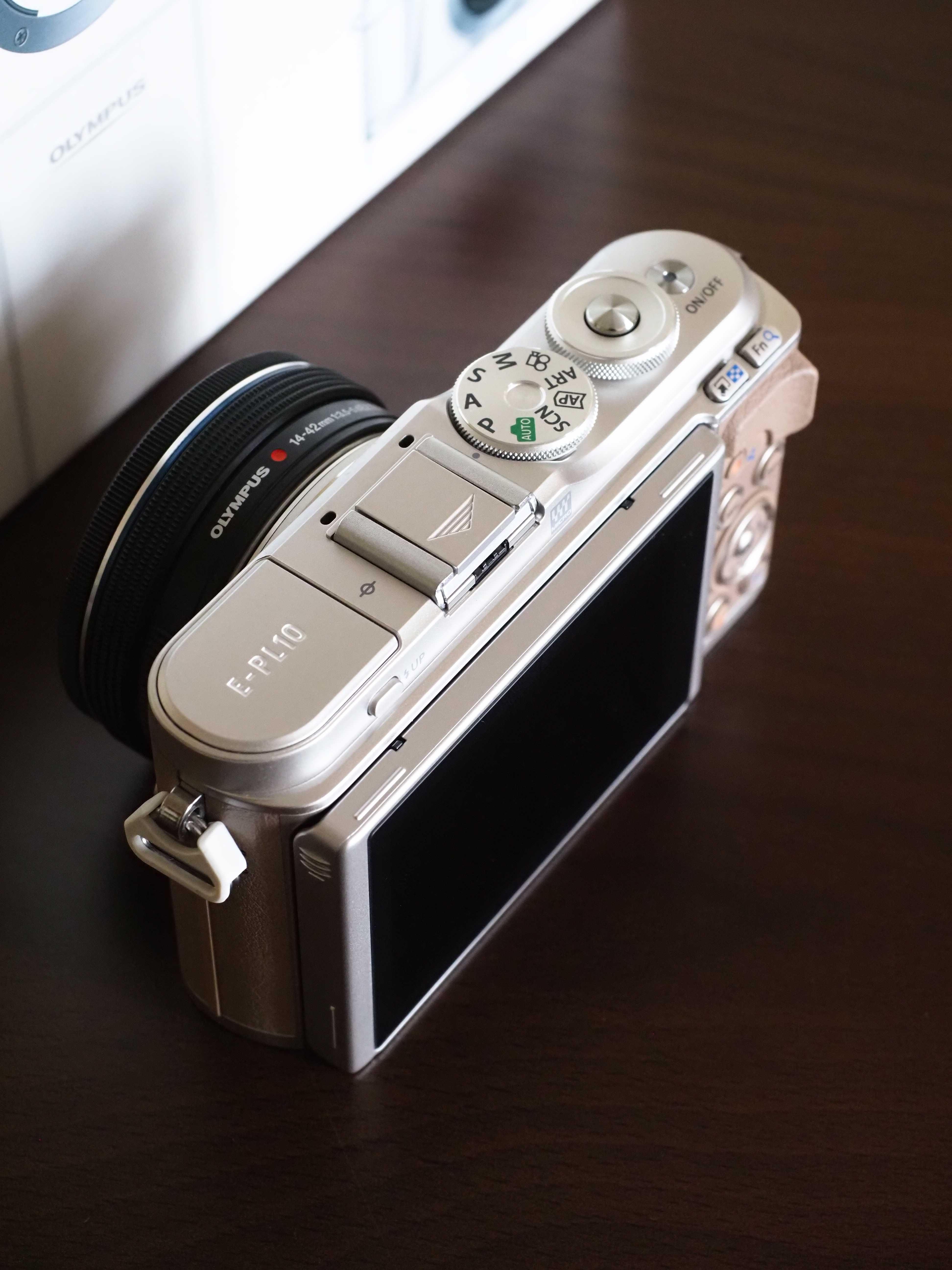 Olympus Pen E-PL10 cu obiectiv 14-42mm EZ, Mirrorless, MFT