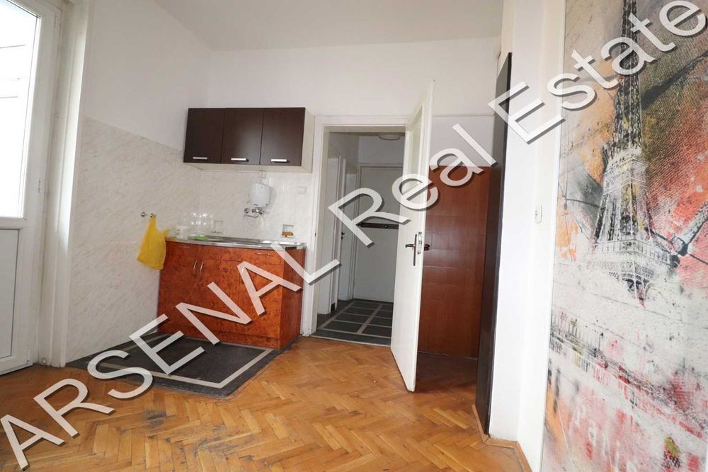 Дава се под наем Многостаен апартамент в София, Център - 163 кв.м за 950 € - Снимка #8