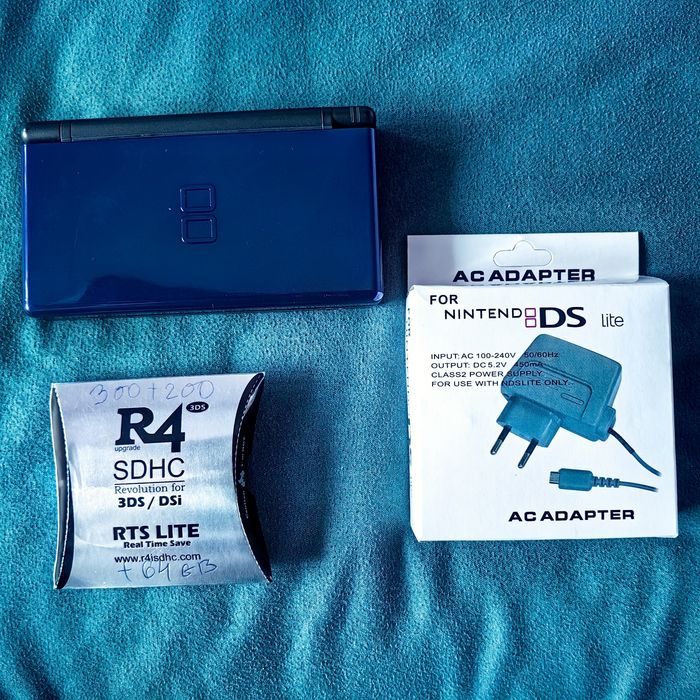 Nintendo DSi light